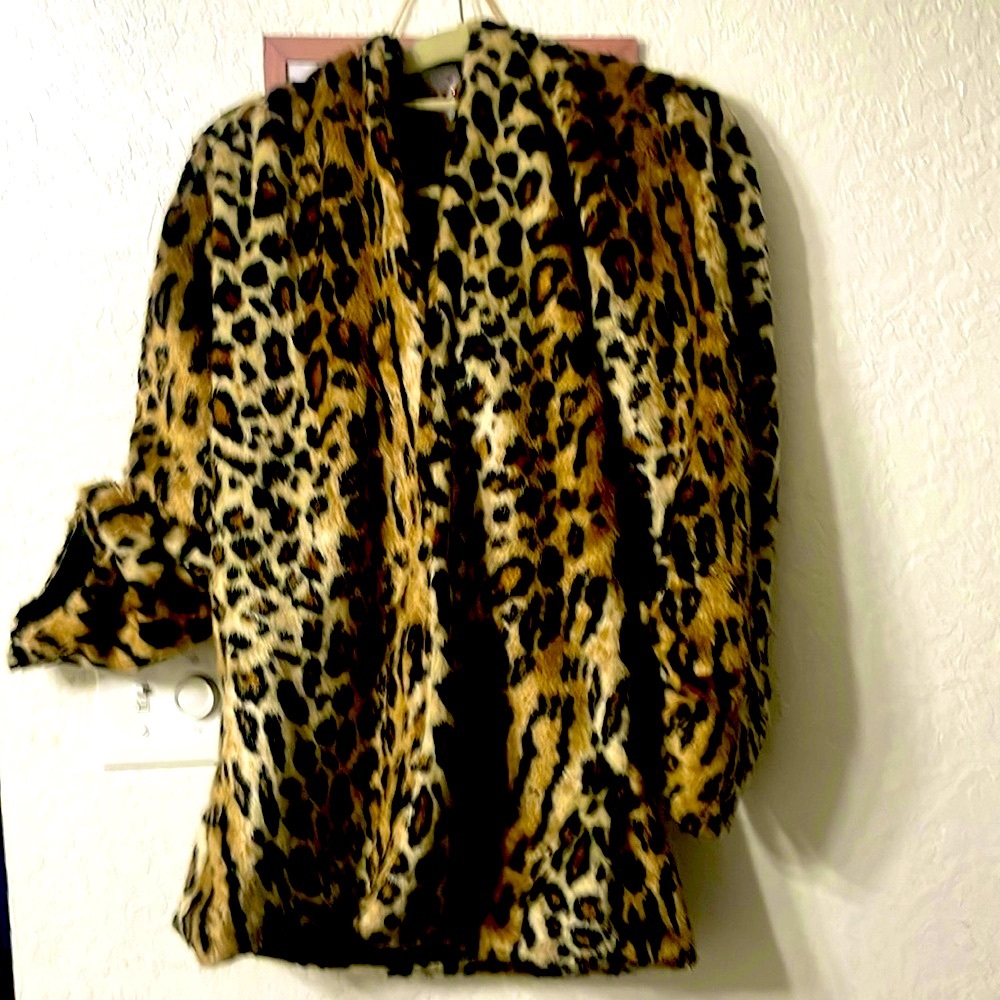 Woman’s Leopard Hooded Coat